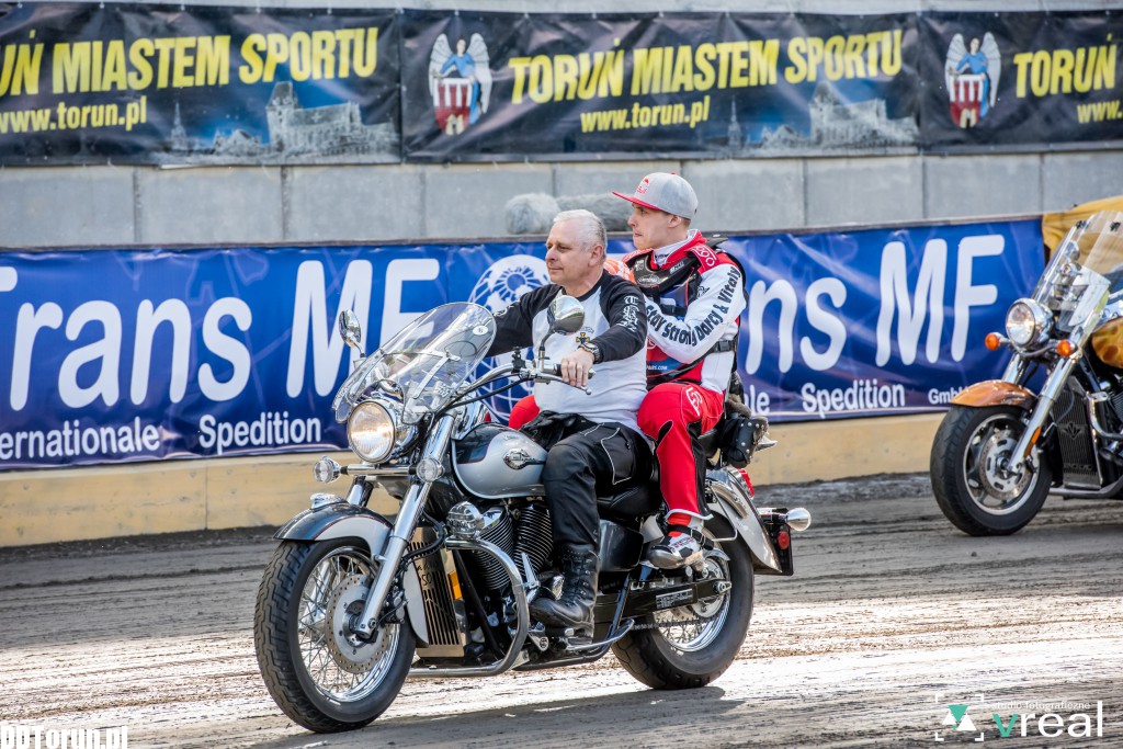 Monster Energy Team wygrywa na Motoarenie