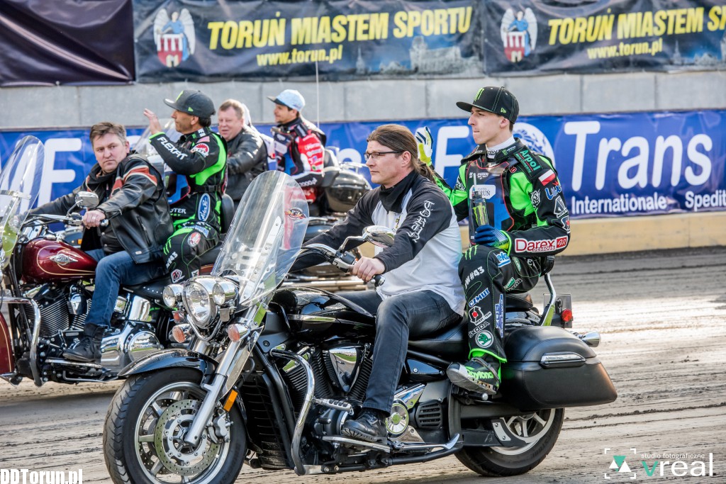 Monster Energy Team wygrywa na Motoarenie