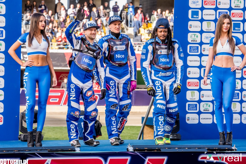 Monster Energy Team wygrywa na Motoarenie