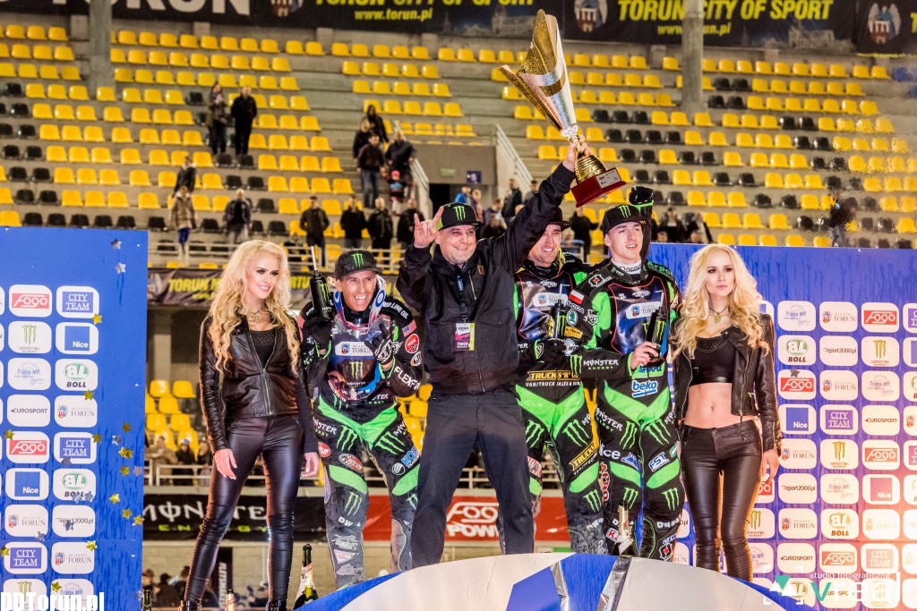 Monster Energy Team wygrywa na Motoarenie