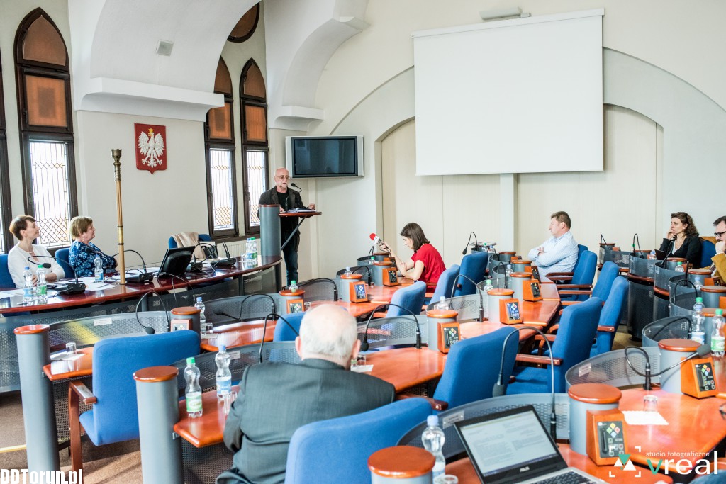 Zmiany w CSW na posiedzeniu komisji