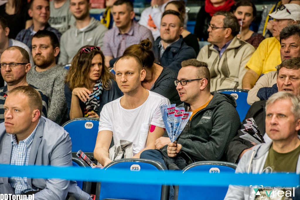 Kibice na meczu Polskiego Cukru Toruń