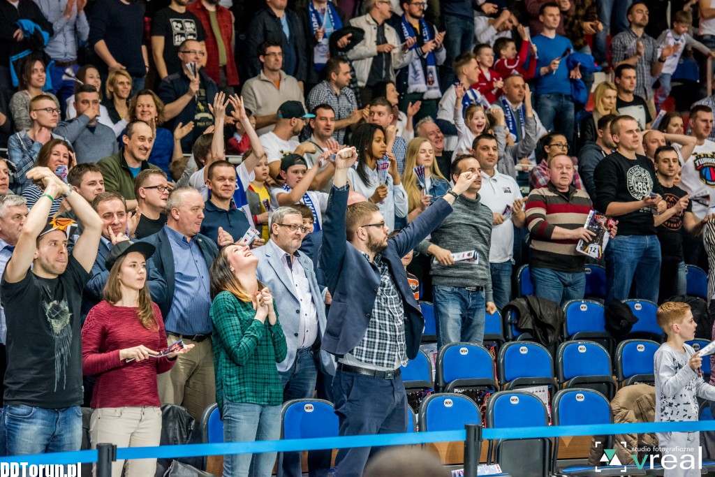 Kibice na meczu Polskiego Cukru Toruń