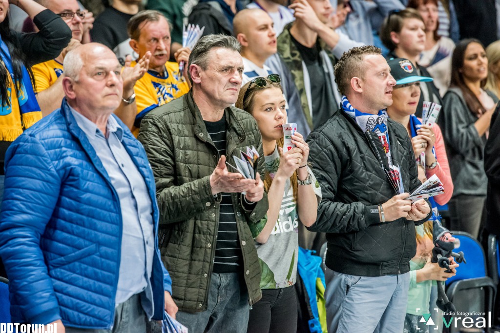 Kibice na meczu Polskiego Cukru Toruń