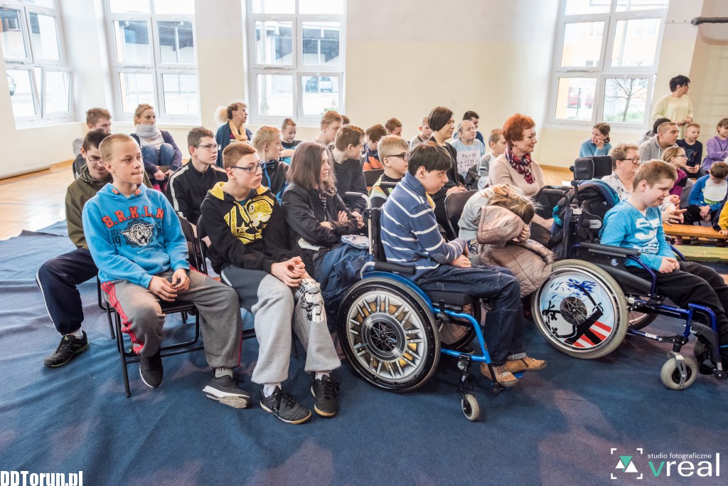 Dzieci z Zespołu Szkół nr 6 ratowały pszczoły