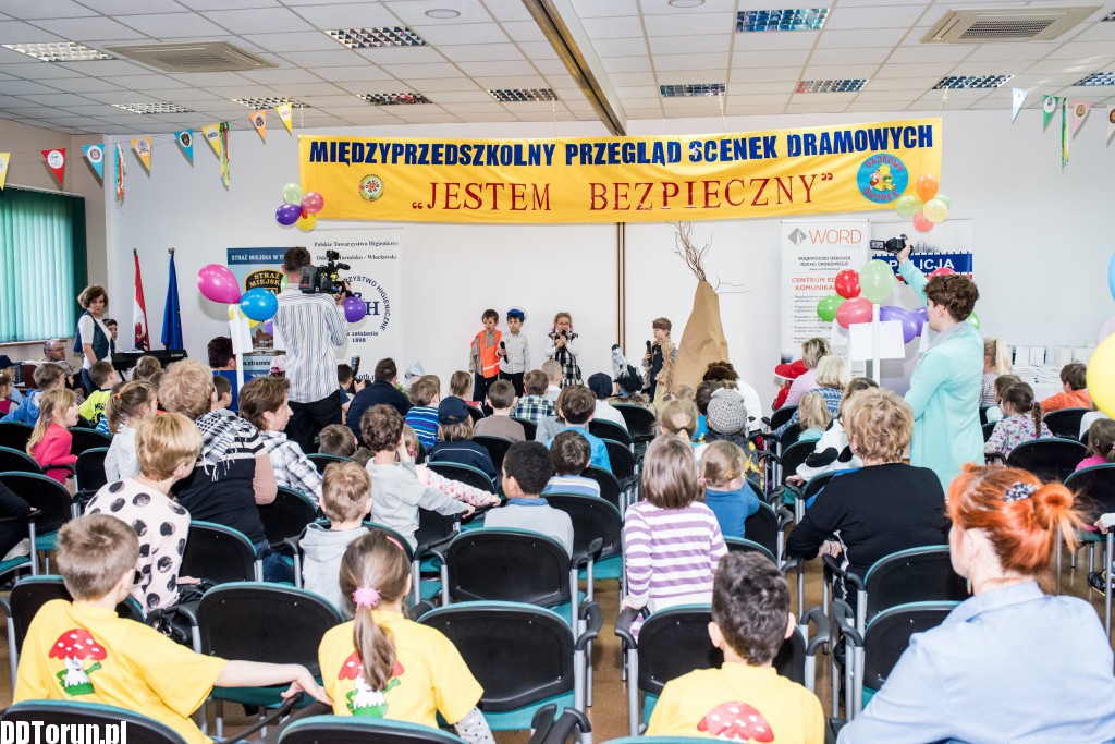 Przegląd Scenek Dramowych w WORDzie