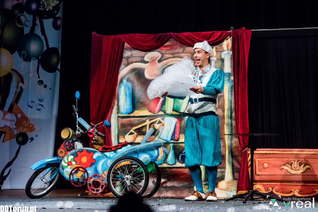 Teatr Baniek Mydlanych w auli UMK
