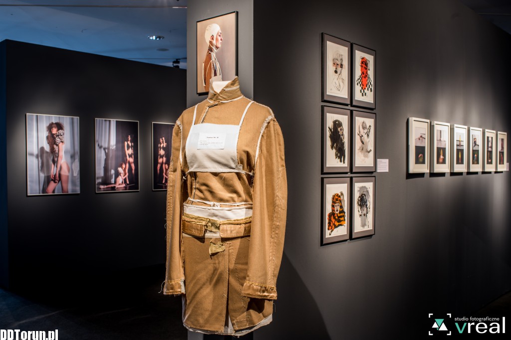 Wystawa Art Next To Fashion w CSW