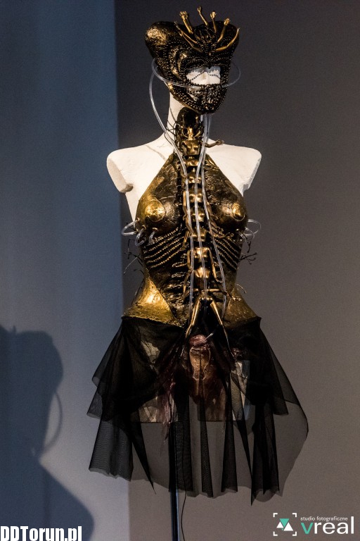 Wystawa Art Next To Fashion w CSW