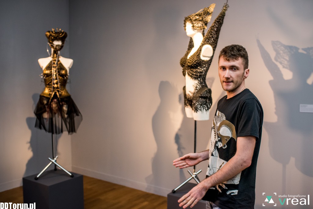 Wystawa Art Next To Fashion w CSW