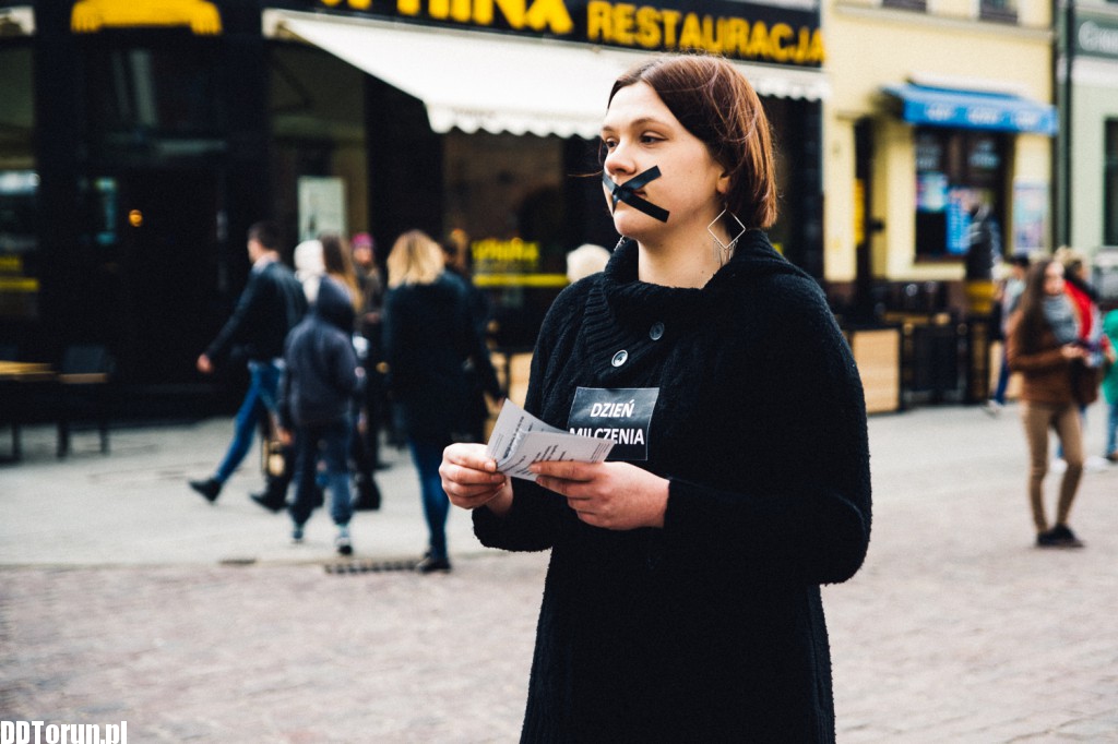 Dzień Milczenia na toruńskiej starówce