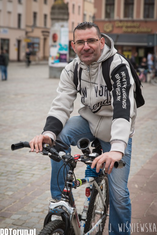 Cała masa eleganckich cyklistów