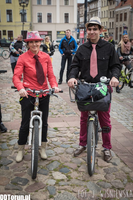 Cała masa eleganckich cyklistów