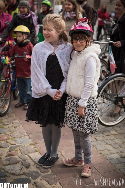 Cała masa eleganckich cyklistów