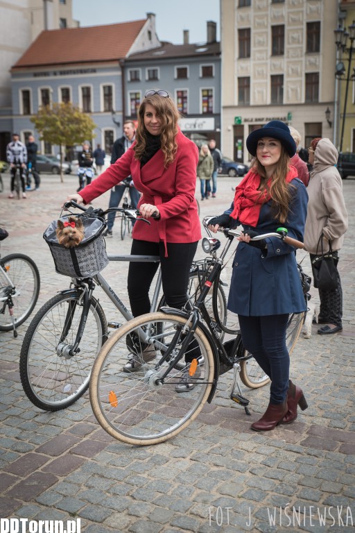 Cała masa eleganckich cyklistów