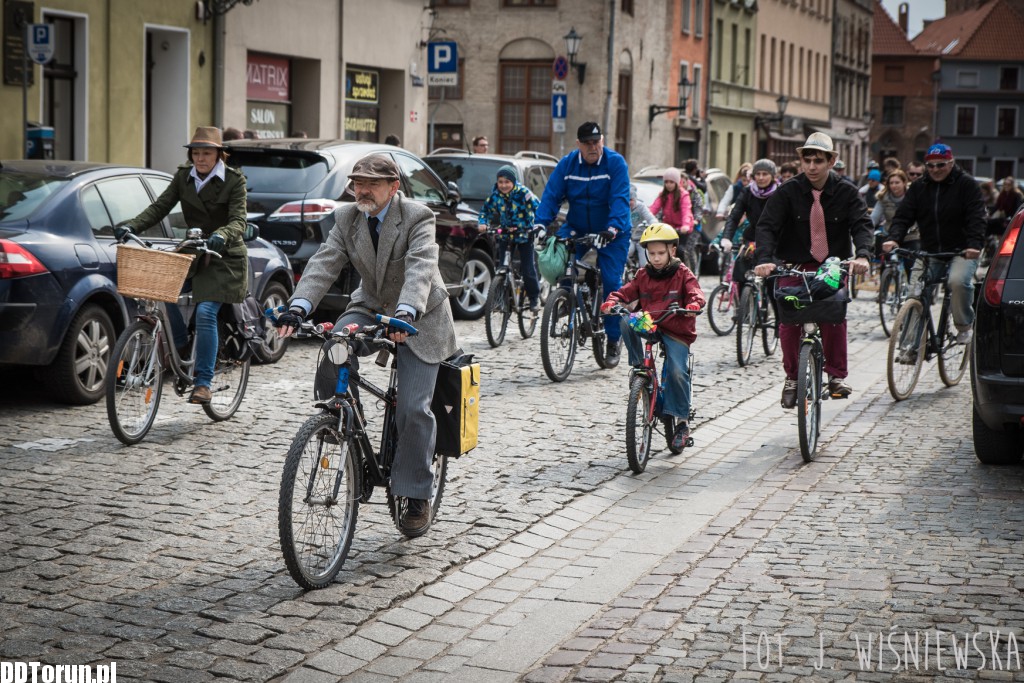 Cała masa eleganckich cyklistów