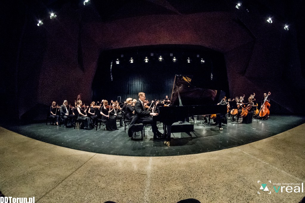 Orkiestra gra Bizeta i Gershwina