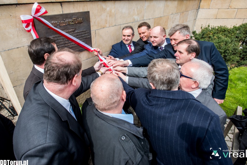 Uroczyste odsłonięcie tablicy
