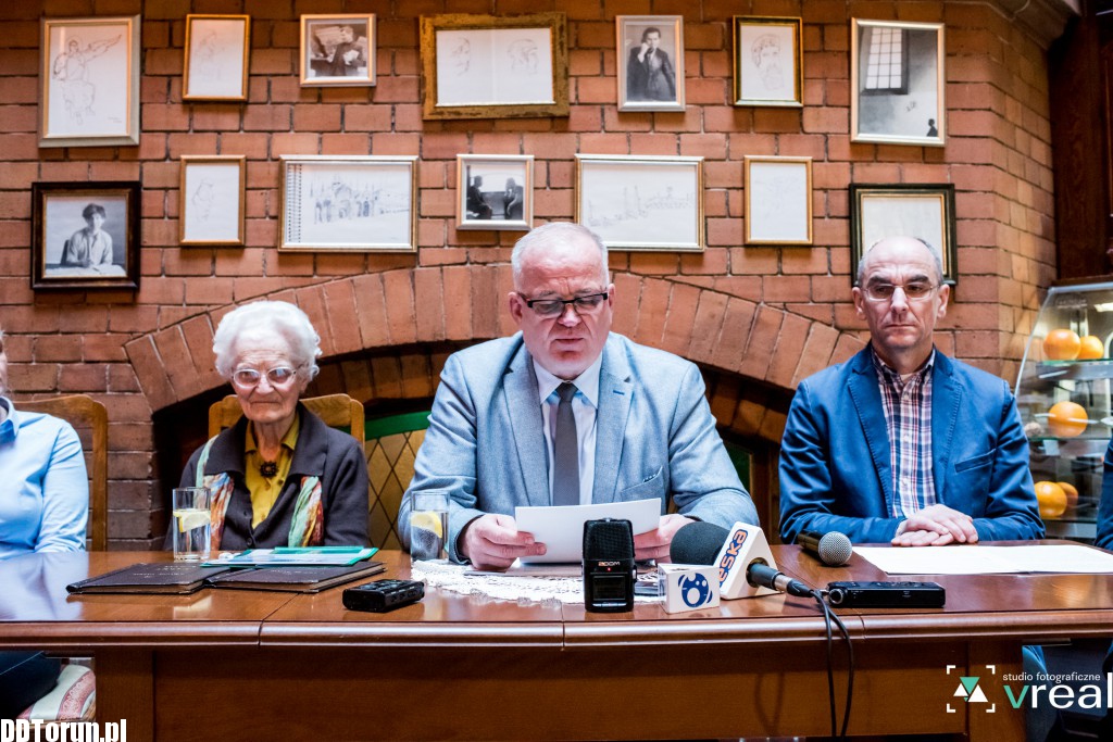 Toruńscy naukowcy bronią UMK