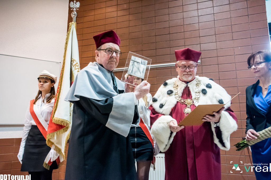Profesor Dembiński z wyróżnieniem