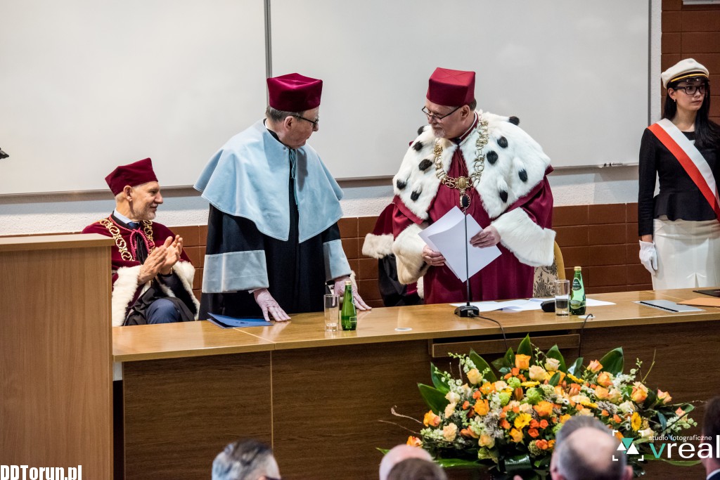 Profesor Dembiński z wyróżnieniem