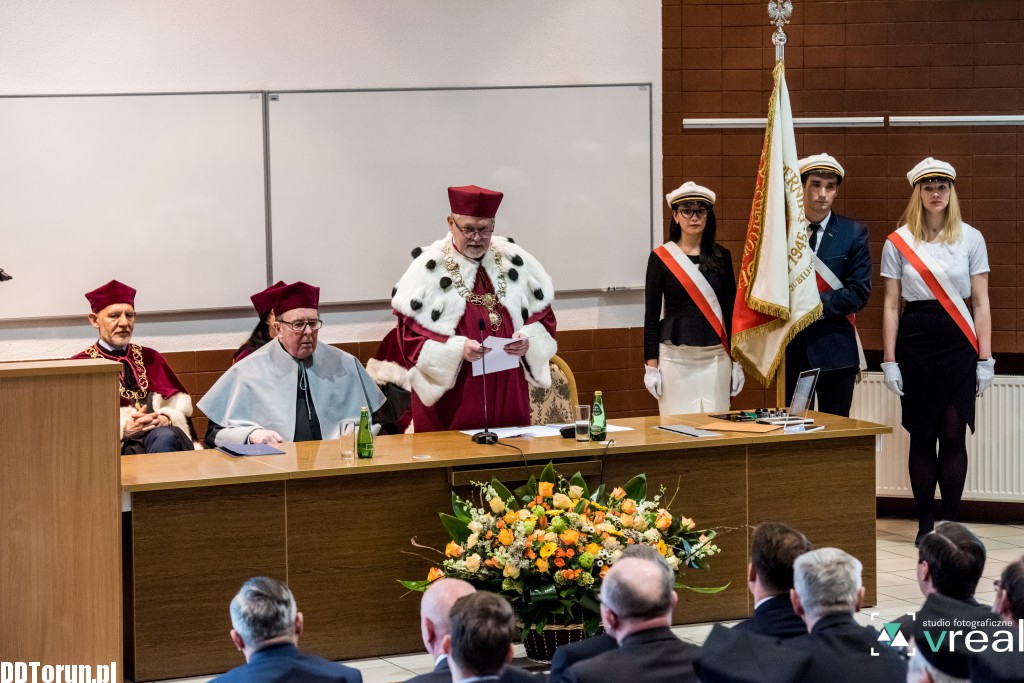 Profesor Dembiński z wyróżnieniem
