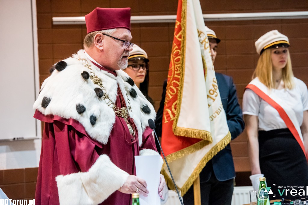 Profesor Dembiński z wyróżnieniem