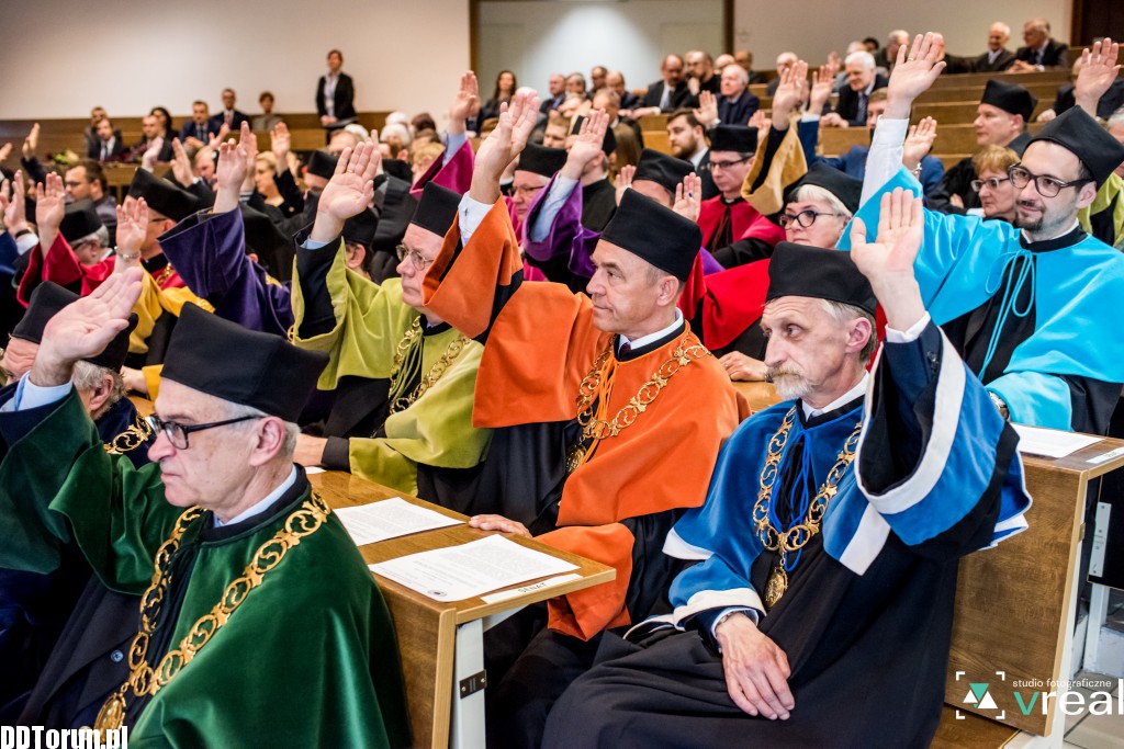 Profesor Dembiński z wyróżnieniem