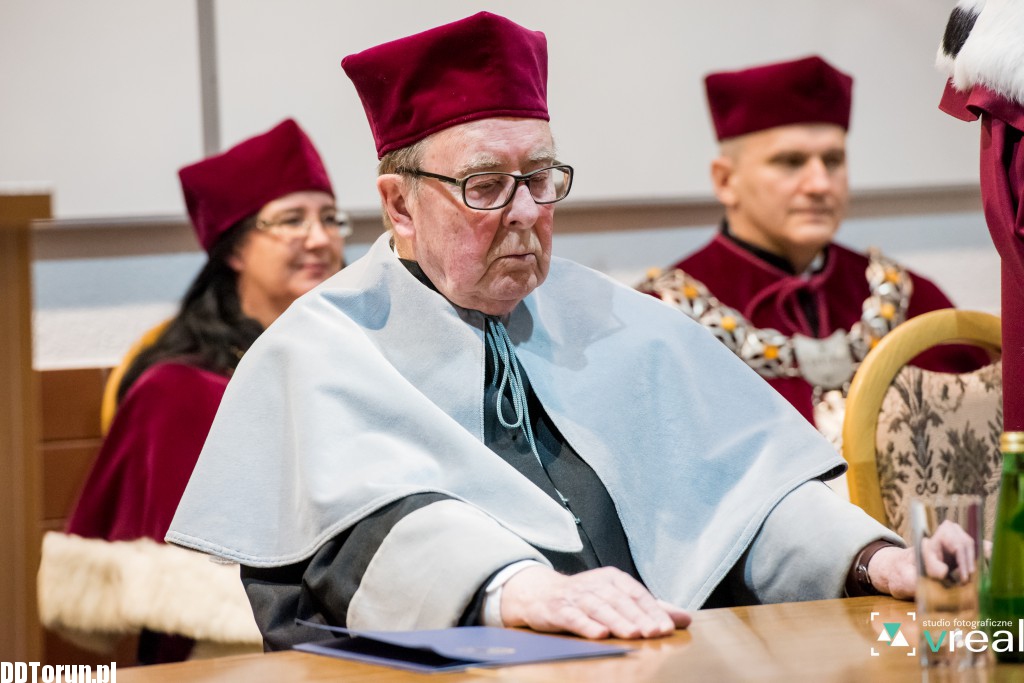 Profesor Dembiński z wyróżnieniem