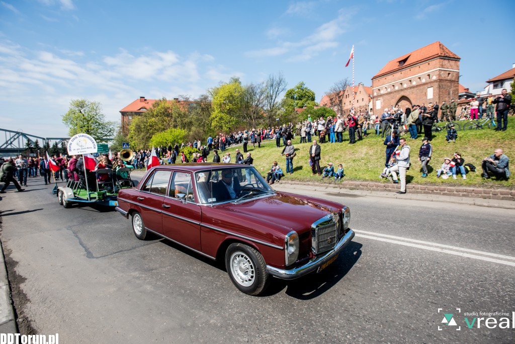 Klasyki motoryzacji na Dzień Flagi