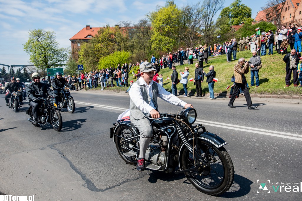 Klasyki motoryzacji na Dzień Flagi