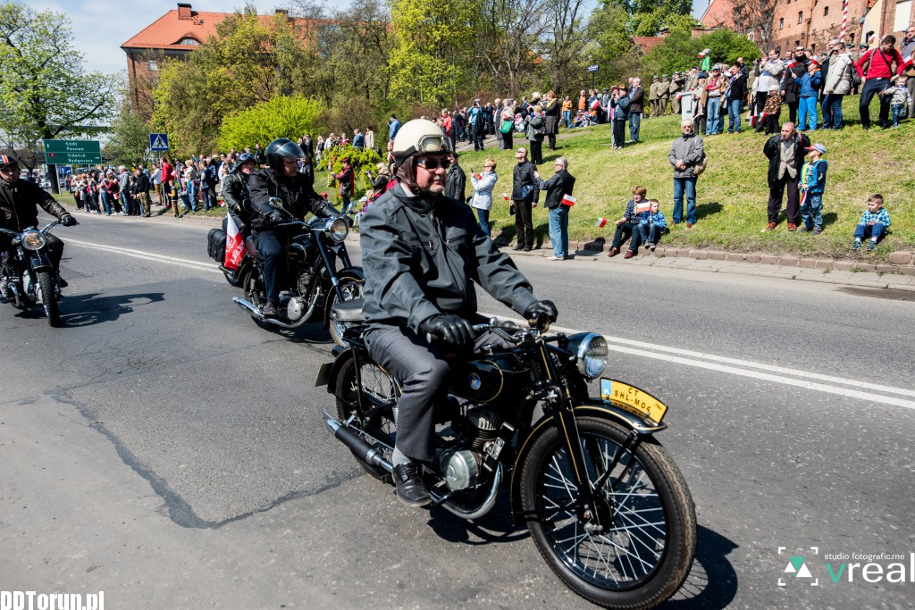 Klasyki motoryzacji na Dzień Flagi