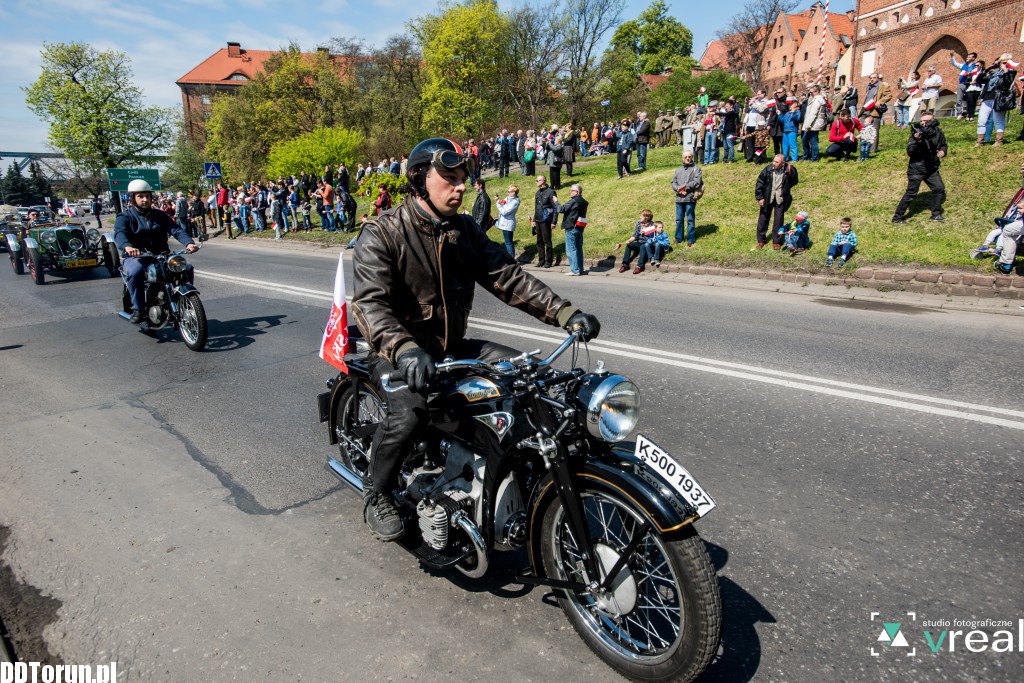 Klasyki motoryzacji na Dzień Flagi