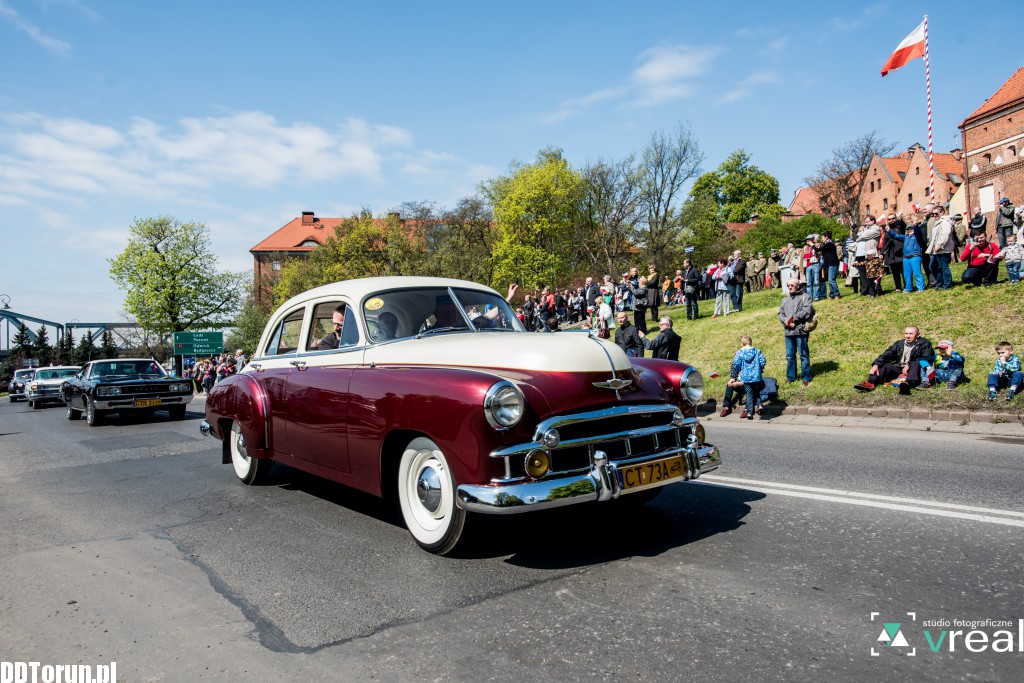 Klasyki motoryzacji na Dzień Flagi