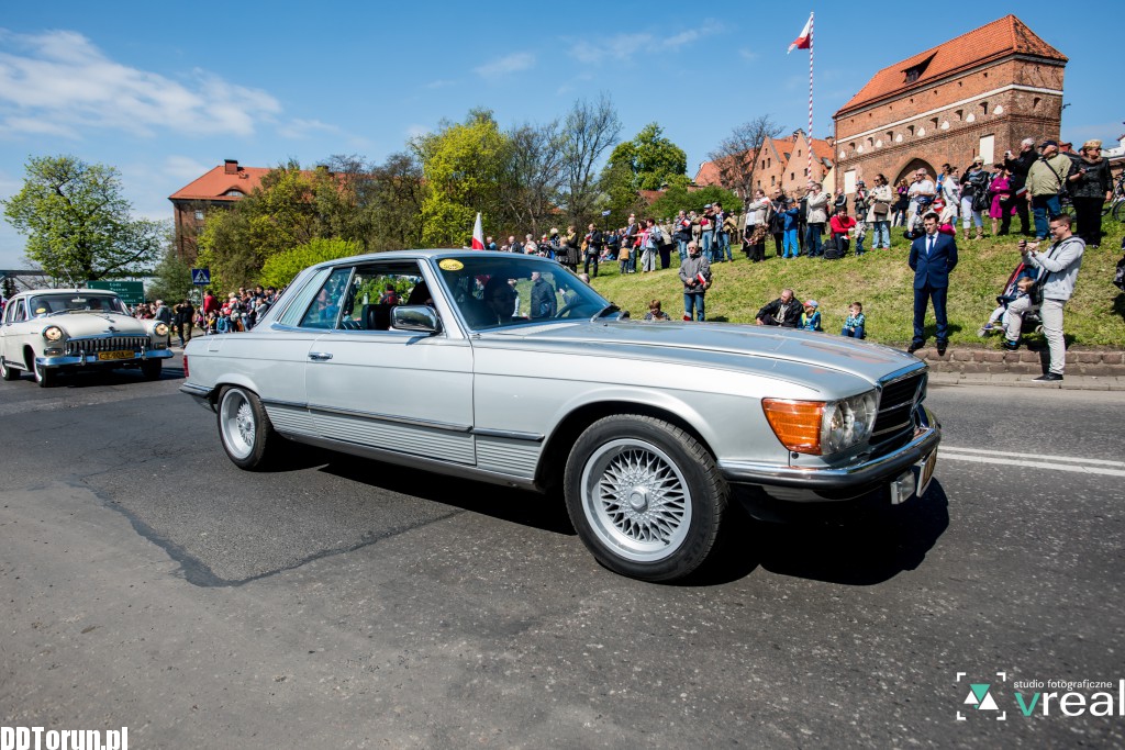 Klasyki motoryzacji na Dzień Flagi