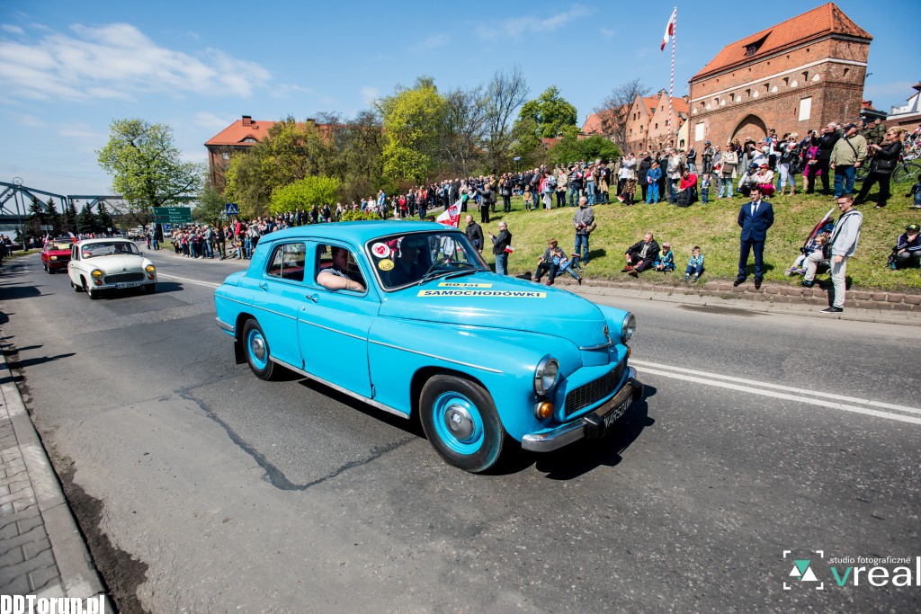Klasyki motoryzacji na Dzień Flagi