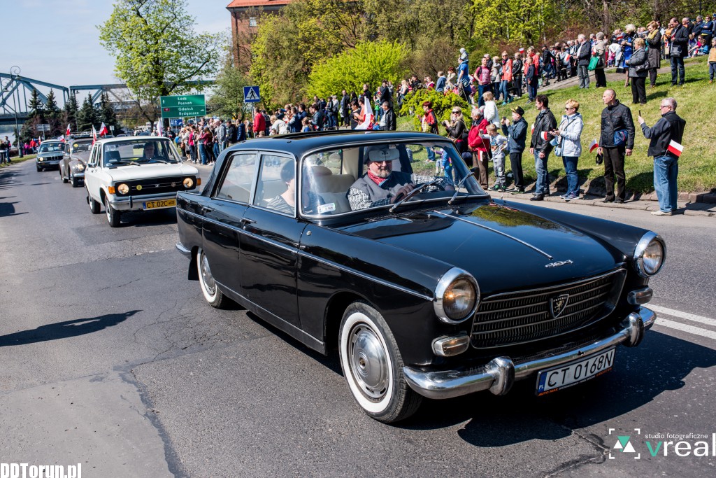 Klasyki motoryzacji na Dzień Flagi