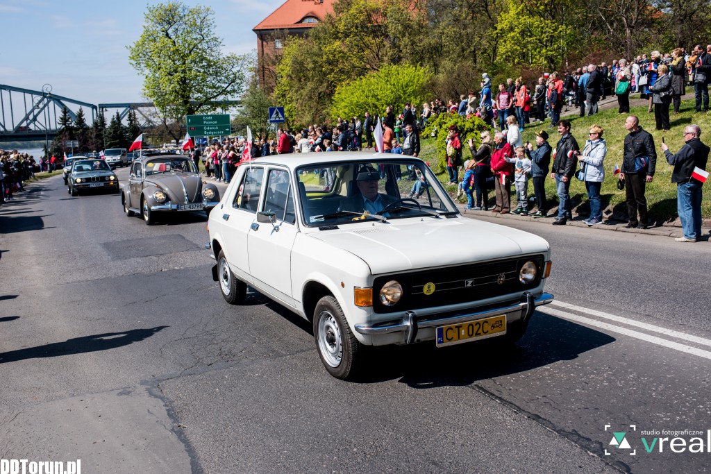 Klasyki motoryzacji na Dzień Flagi