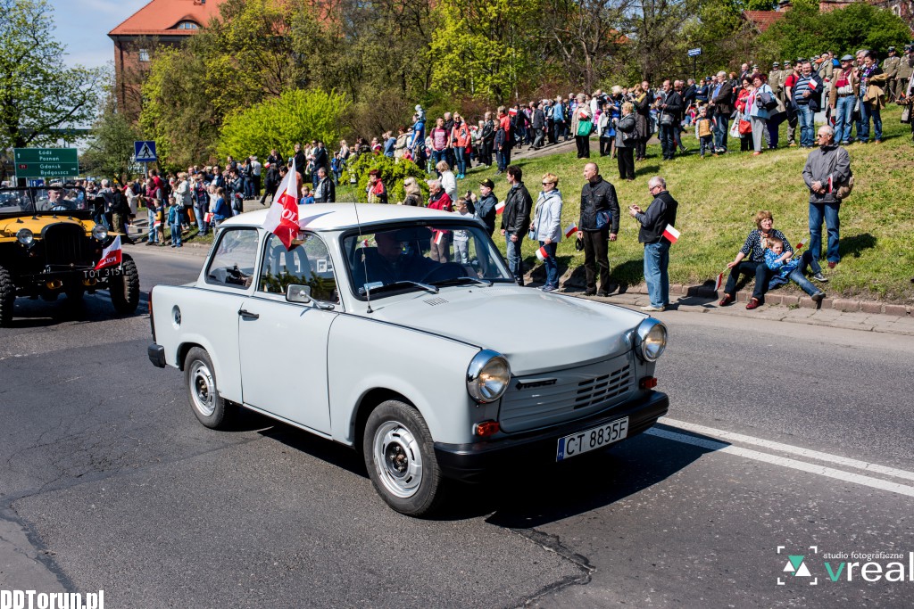 Klasyki motoryzacji na Dzień Flagi