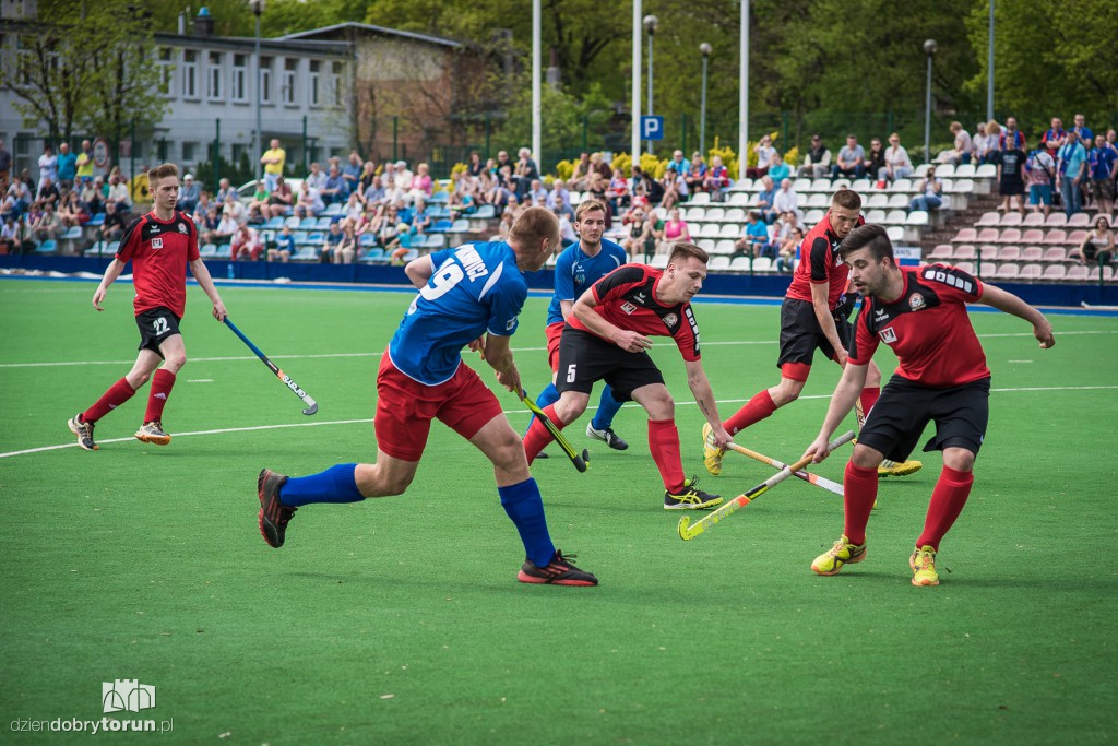 Pomorzanin wygrywa po karnych