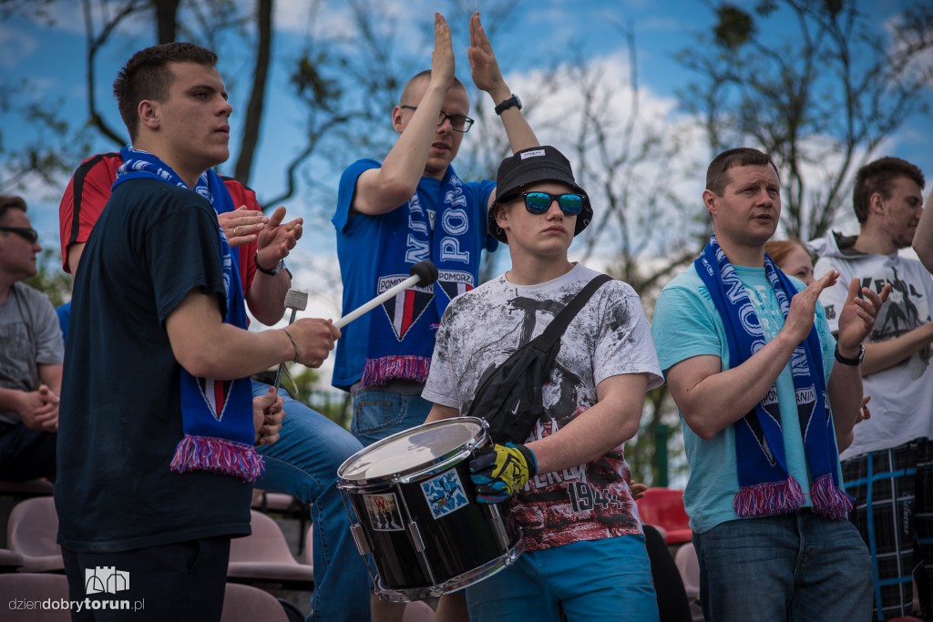 Pomorzanin wygrywa po karnych