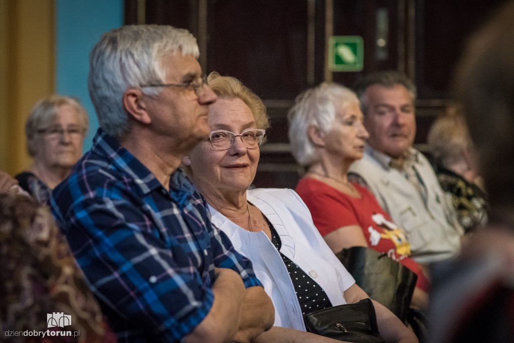 Herbatka u Bułata w Dworze Artusa