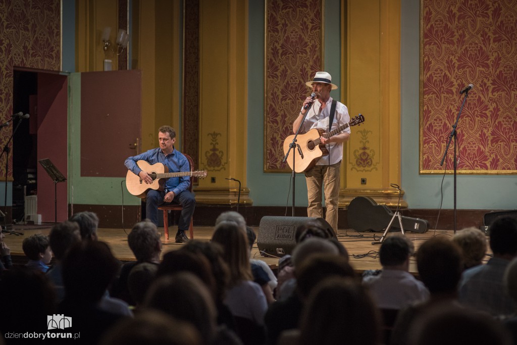 Herbatka u Bułata w Dworze Artusa