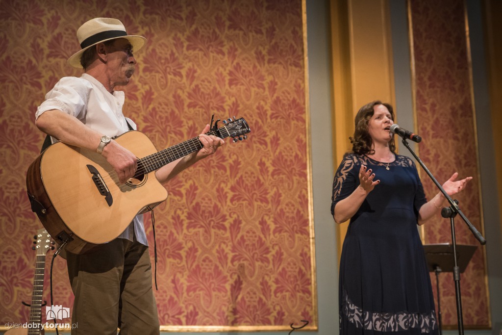 Herbatka u Bułata w Dworze Artusa