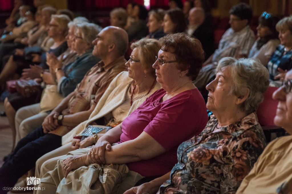 Herbatka u Bułata w Dworze Artusa