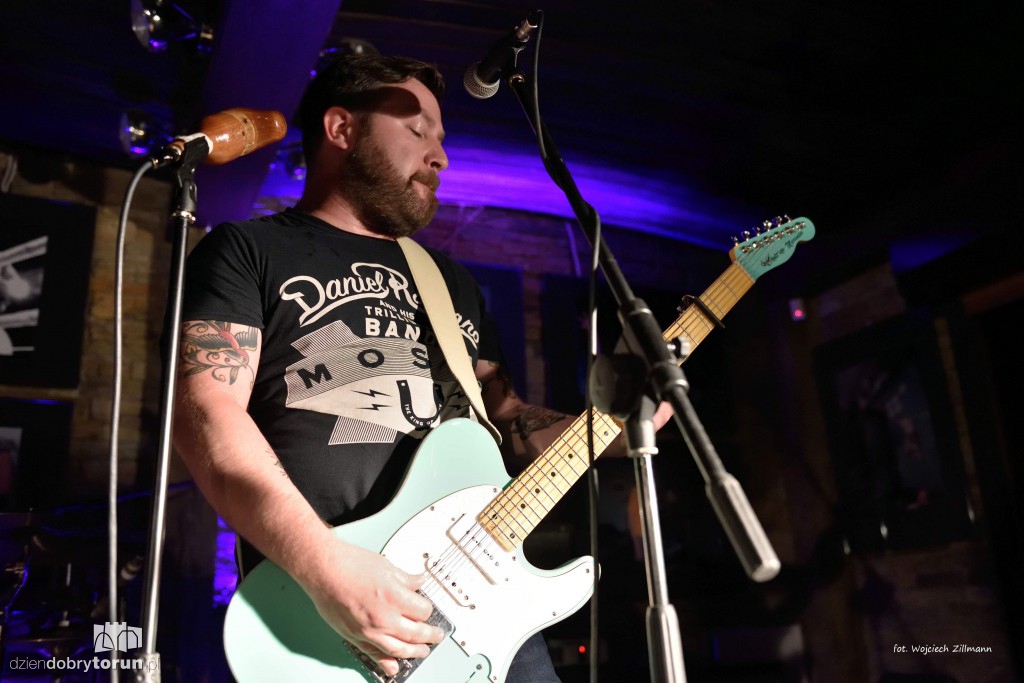 Blues z dwóch stron oceanu w Pameli