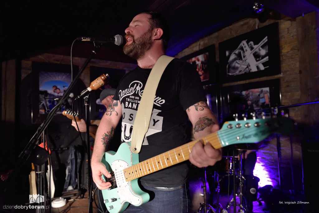 Blues z dwóch stron oceanu w Pameli