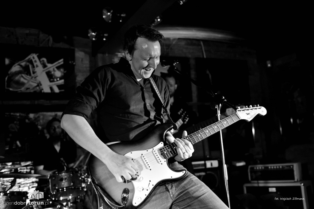 Blues z dwóch stron oceanu w Pameli