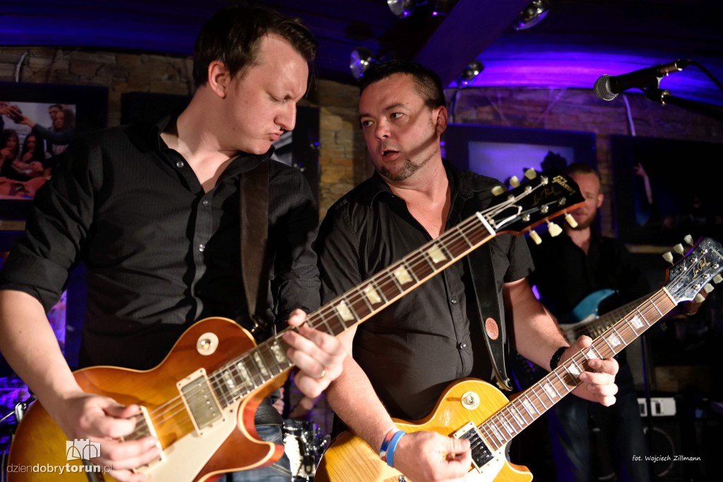 Blues z dwóch stron oceanu w Pameli