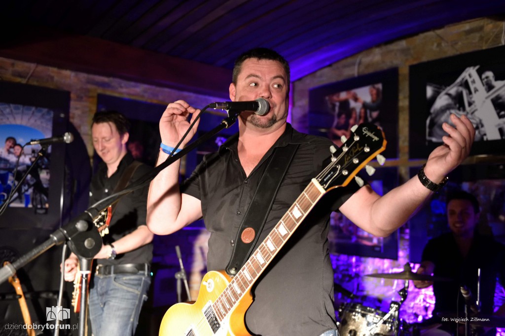 Blues z dwóch stron oceanu w Pameli